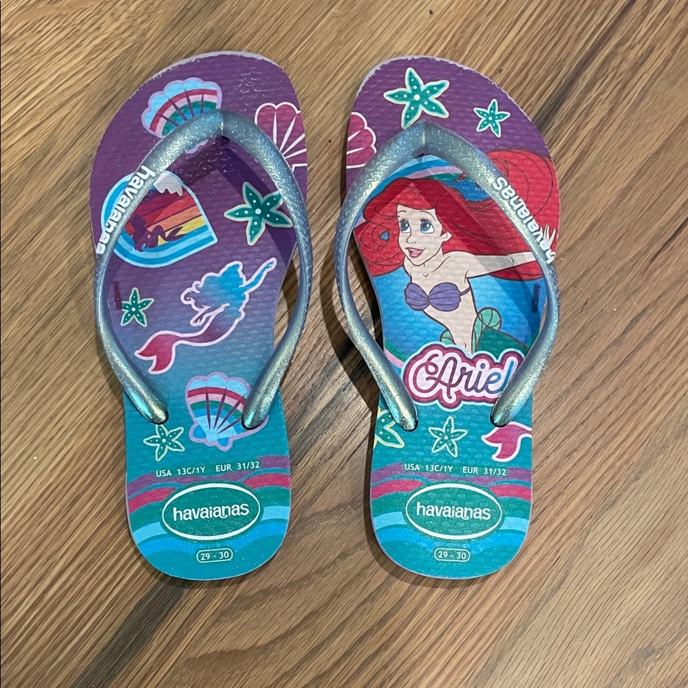 Havaianas Kids Ariel Flip Flops - Purple and Silver like new!